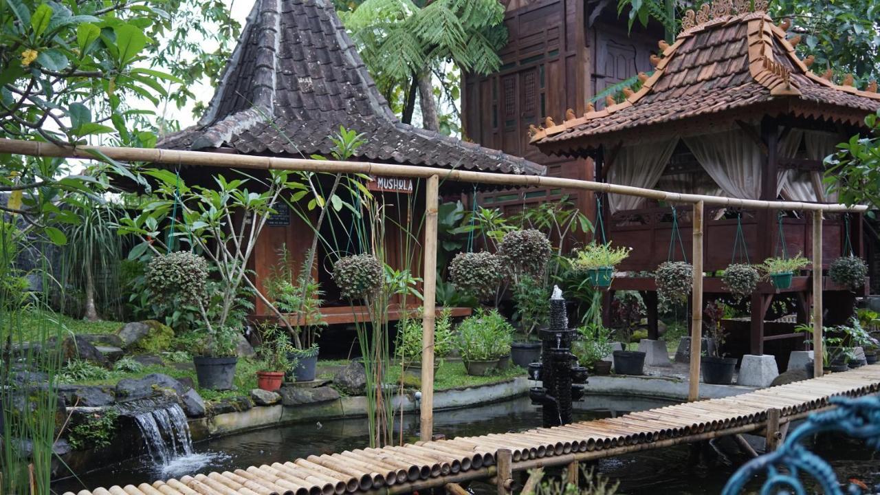 Cokro Hinggil - Traditional View Sleman  Luaran gambar